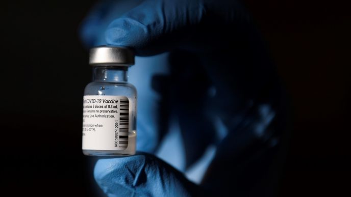 Vakcína proti covid-19 od firem Pfizer/BioNTech už je v Česku.
