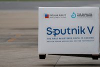 Sputnik V na Slovensku narazil. Nákup ruské vakcíny Matovičovi zarazila Kiskova strana