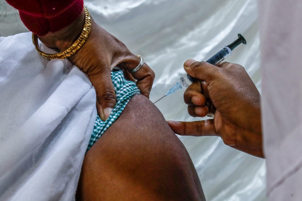 V Indii je horší proočkovanost.
