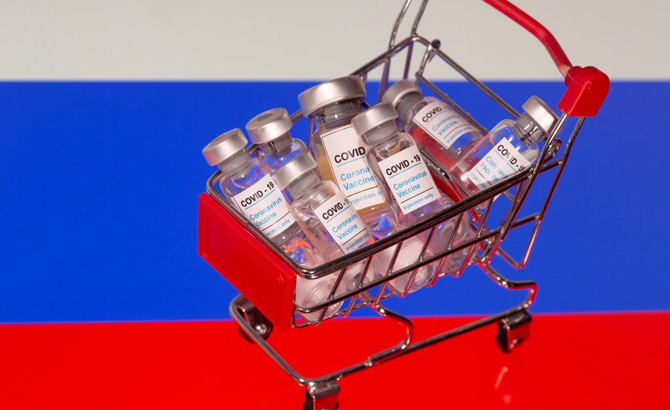 Rusko už sputnikem očkuje i bez řádných klinických testů.
