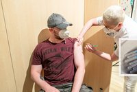 Třetí dávka vakcíny: Nutná ochrana před deltou a pro nemocné? Česko vyčkává, Maďarsko neotálí