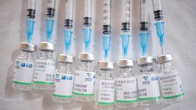 Čínská vakcína Sinopharm se dočkala schválení k nouzovému užití od WHO
