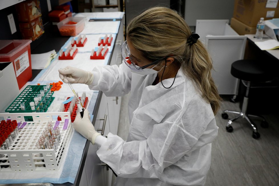 V USA pokračuje testování vakcíny proti koronaviru (25.9.2020)