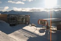 Lyžaři ve Francii se radují, sezona startuje covidu navzdory. Loňskou tu odepsali
