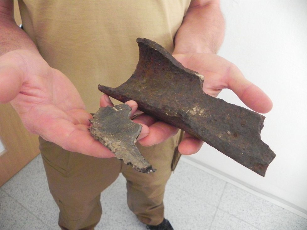Zbytky německého dělostřeleckého granátu nalezeného u Svatoslavi.