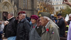 Den válečných veteránů na náměstí Míru: Přeživší připomněli padlé i udělování vyznamenání