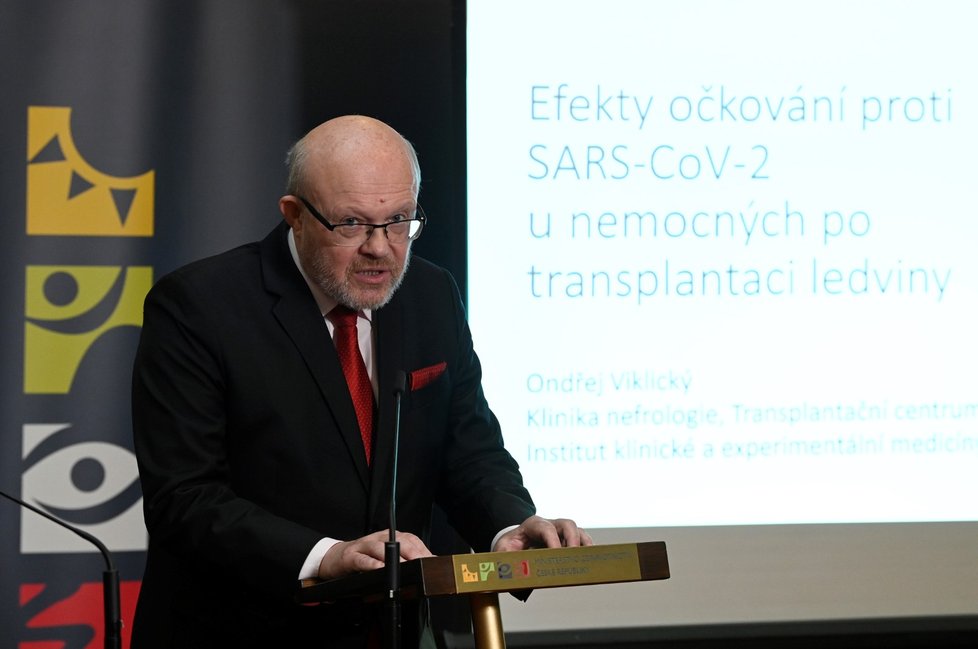 Ministr zdravotnictví Vlastimil Válek (TOP 09) varuje před podzimní vlnou. (12. 5. 2022)