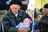 Dědeček Valentin (84) zachránil rodinu před bombami i smrtí hladem: S půlroční vnučkou byli měsíc ve sklepě