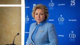 Valentina Matvijenková (72) - politička, členka politické strany Jednotné Rusko a předsedkyně Rady federace (horní komora ruského parlamentu)