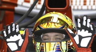 Rossi ve formuli proháněl piloty Ferrari