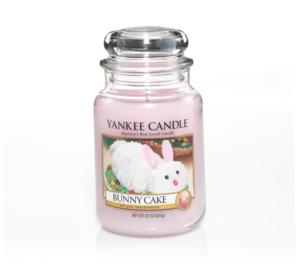 Svíčka Bunny Cake, voní 150 hodin, 749 Kč.