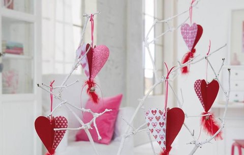 Jednoduché valentýnské dekorace. Překvapte svou polovičku vlastnoručním výrobkem