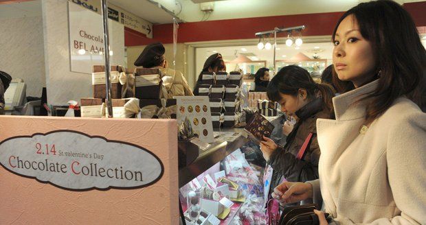 Povinná valentýnská čokoláda pro kolegu? Japonky se bouří proti tradici
