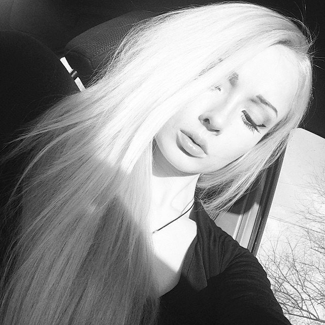 Valeria Lukyanova bez make-upu vypadá v obličeji úplně normálně.