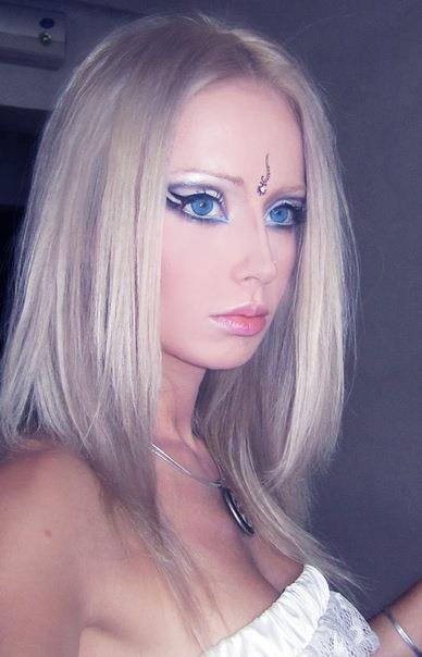 Valeria Lukyanova jako Barbie