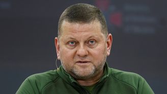Šéf generálního štábu ukrajinské armády Zalužnyj skončil. Nahradí ho velitel pozemních sil Syrskyj