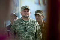 ONLINE: Během narozenin zabil granát asistenta velitele ukrajinské armády. Byl schovaný v dárku