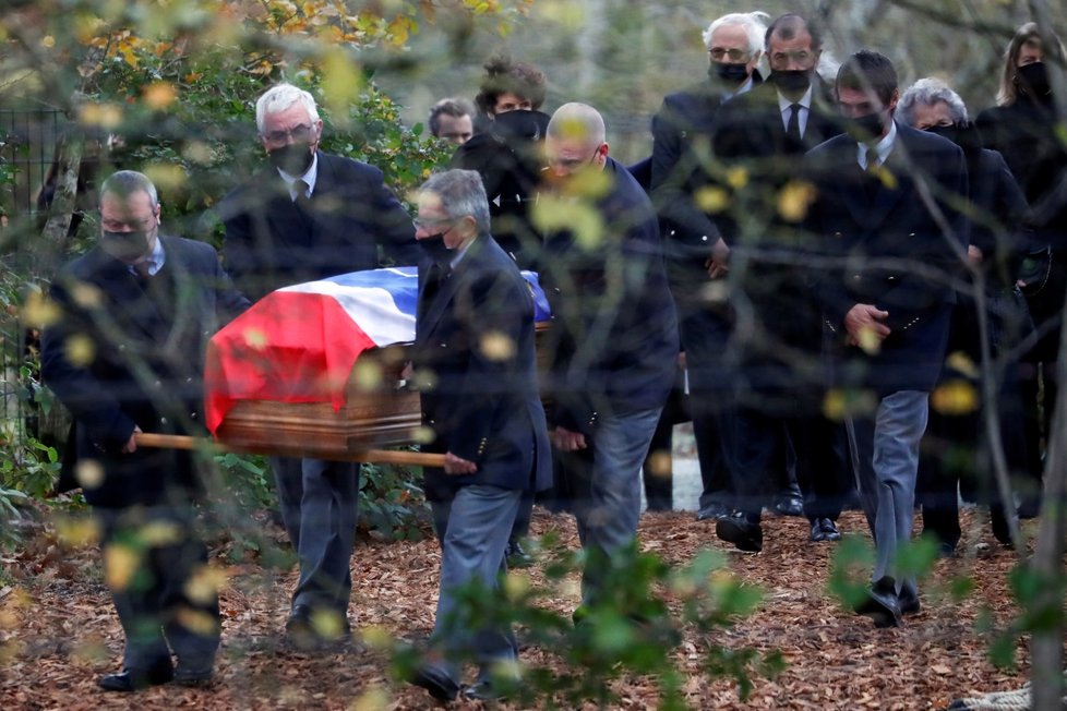 Valéry Giscard d&#39;Estaing měl skromný pohřeb, jak si sám přál.