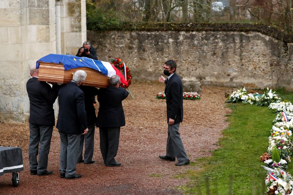 Valéry Giscard d&#39;Estaing měl skromný pohřeb, jak si sám přál.