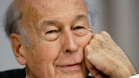 Zemřel bývalý francouzský prezident Valéry Giscard d&#39;Estaing, bylo mu 94 let.