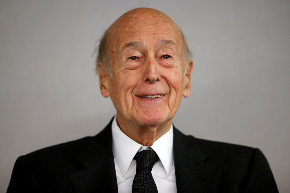 Zemřel bývalý francouzský prezident Valéry Giscard d&#39;Estaing, bylo mu 94 let.