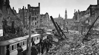 Saský Fénix: Podívejte se, jak vstávaly z popela Drážďany po spojeneckém bombardování