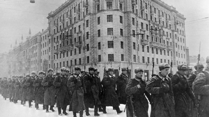 Na přelomu roku 1941 se sovětským ozbrojeným silám zastavit postup Wehrmachtu na Moskvu.