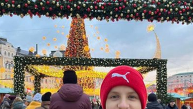 Rusové rozstříleli evakuační kolonu: Po Elishovi (†13) zbyla jen červená čepice.