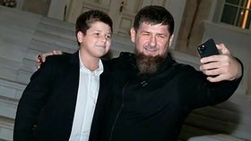 Čečenský řezník Kadyrov nešetří ani svého synka: Hocha (14) vzal s sebou do války na Ukrajině!