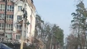 Muž pomáhal evakuovat civilisty z Irpině: Nasazoval přitom vlastní život!