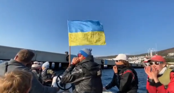 Oligarchova superjachta zakotvila: Abramovičovu loď blokovali Ukrajinci.