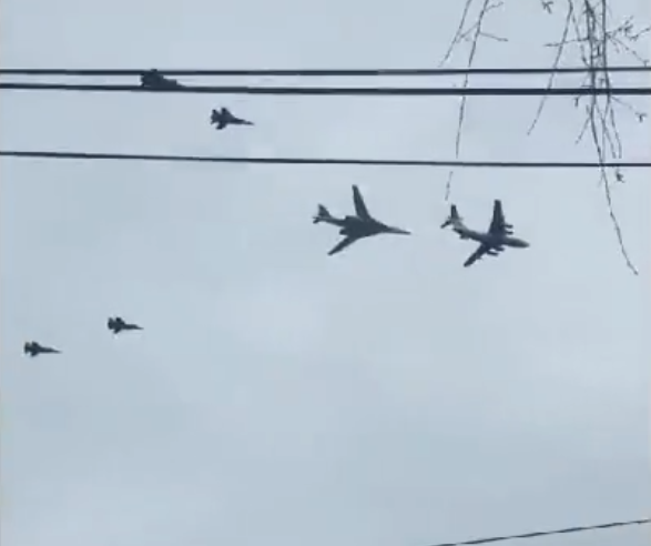 Svět viděl průlet ruského jaderného bombardéru u Kalugy.