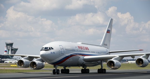 Putins Flugzeug ist wie eine uneinnehmbare Festung: In einer goldenen Toilette kann der Präsident einen Atomsprengkopf zünden