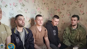 Podle zajatých ruských vojáků jejich velitelé popravují raněné.