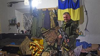 Hrdinové v rozhrkaných džípech: reálný příběh z ukrajinské fronty 