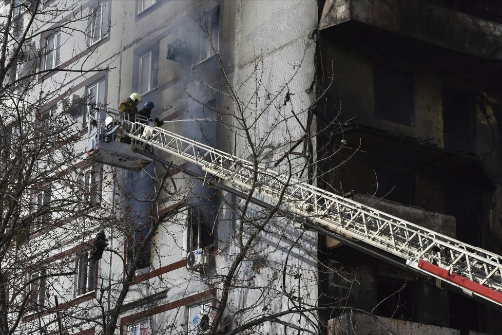 Obytný dům v Záporoží, který zasáhla ruská raketa. (22.3.2023)