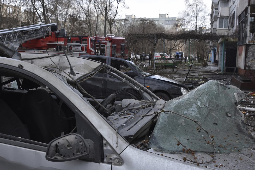 Obytný dům v Záporoží, který zasáhla ruská raketa. (22.3.2023)