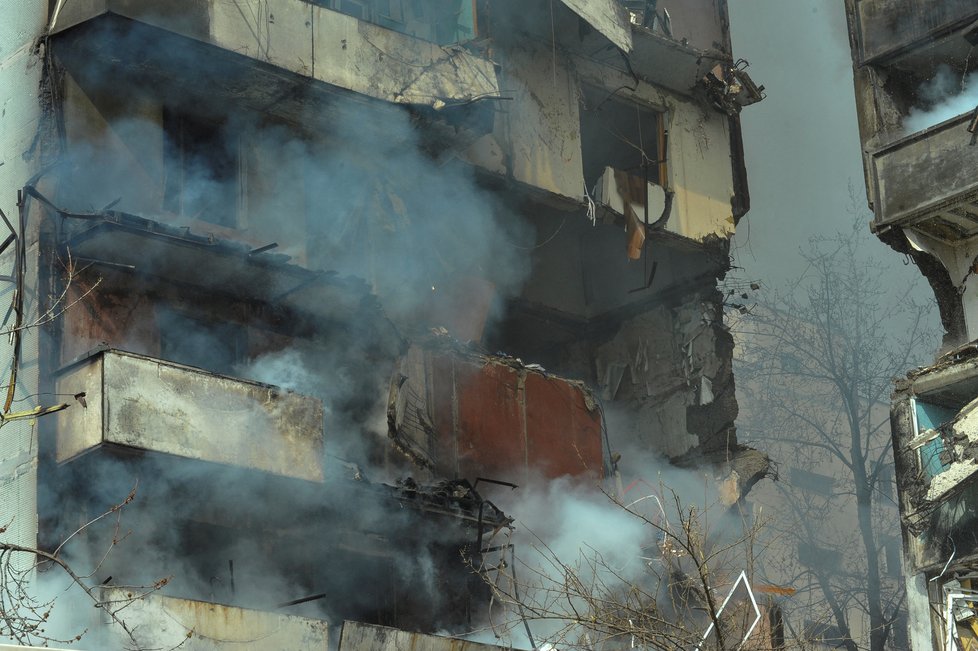 Následky ruského raketového úderu v Záporoží. (22. 3. 2023)