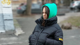 Ochrnutá Oksana (29) utekla i s maminkou z Ukrajiny.