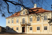 Muzeum v Panenských Břežanech láká fanoušky druhé světové. V expozici je i padák Jana Kubiše