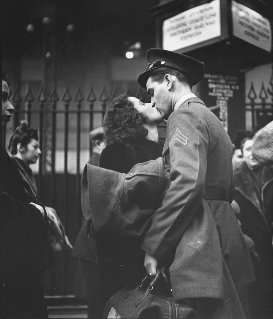 Newyorská Penn Station a odchod do války v roce 1943