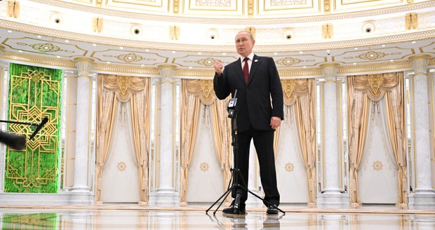 Putin je prý ochotný jednat o nešíření jaderných zbraní. A nová železná opona mezi Ruskem a Západem 