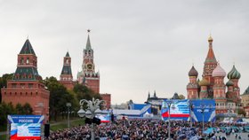 Rusové si přišli poslechnout projev Vladimira Putina (30. 9. 2022).