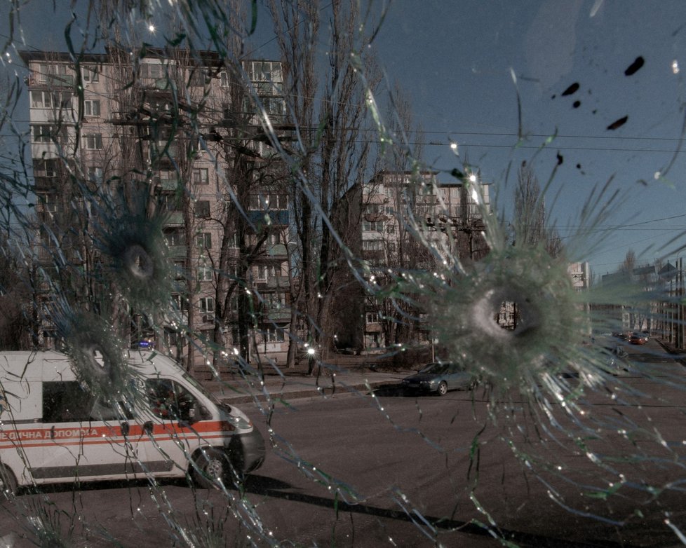 Válka na Ukrajině: V Kyjevě stříleli i na sanitku (1.3.2022)