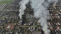 Válka na Ukrajině: Bachmut je v troskách, některé budovy nadále hoří (27.12.2022)