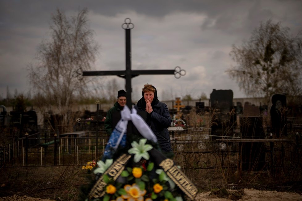 Válka na Ukrajině: Pohřby v Buče (16.4.2022)