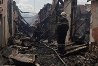 ONLINE: Ruská palba z raketometů zničila v Nikopolu školku. Tisíce domácností jsou bez vody