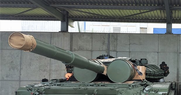 Češi vybrali přes 30 milionů na dárek pro Putina: Tank Tomáš bude na Ukrajině ničit Ruské cíle