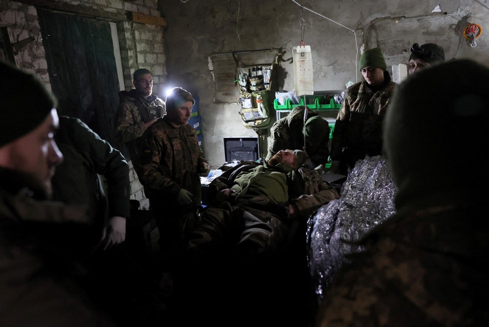 Válka na Ukrajině: Ošetřování vojáků v Doněcké oblasti (1.12.2022)