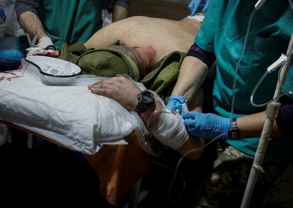 Válka na Ukrajině: Ošetřování raněných v Doněckém regionu (30.11.2022)